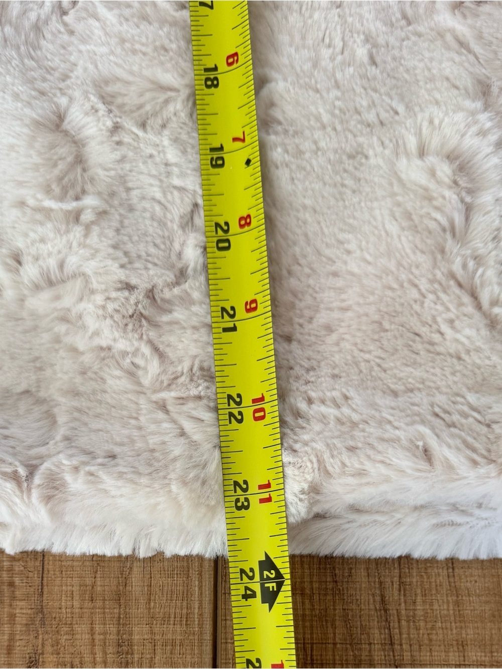 By Anthropologie Ivory Faux Fur Textured Top Short Sleeve Back Zip Holiday Cream - Picture 11 of 12